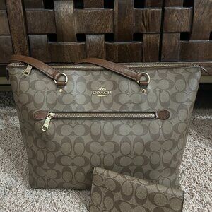 Coach purse/wallet